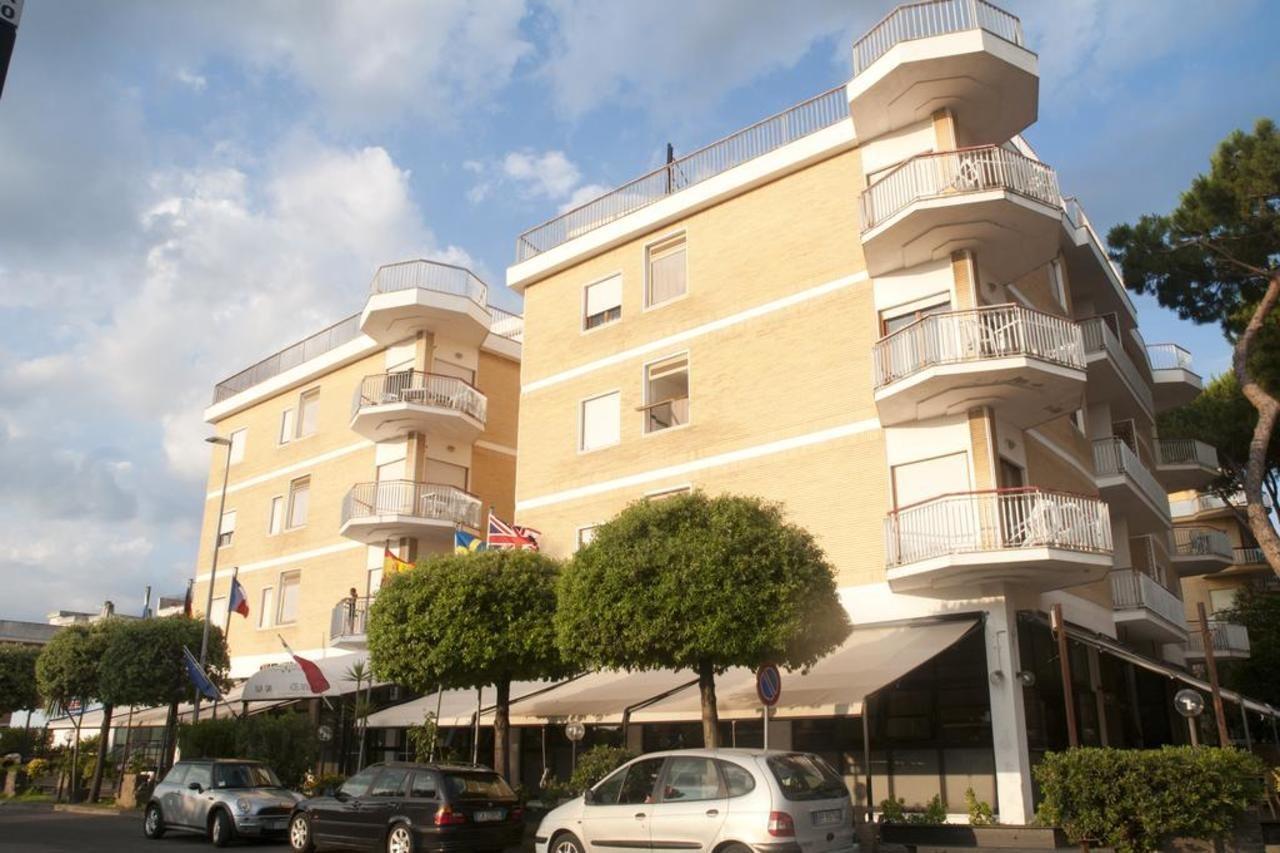 Residence Riva Gaia Terracina Zewnętrze zdjęcie