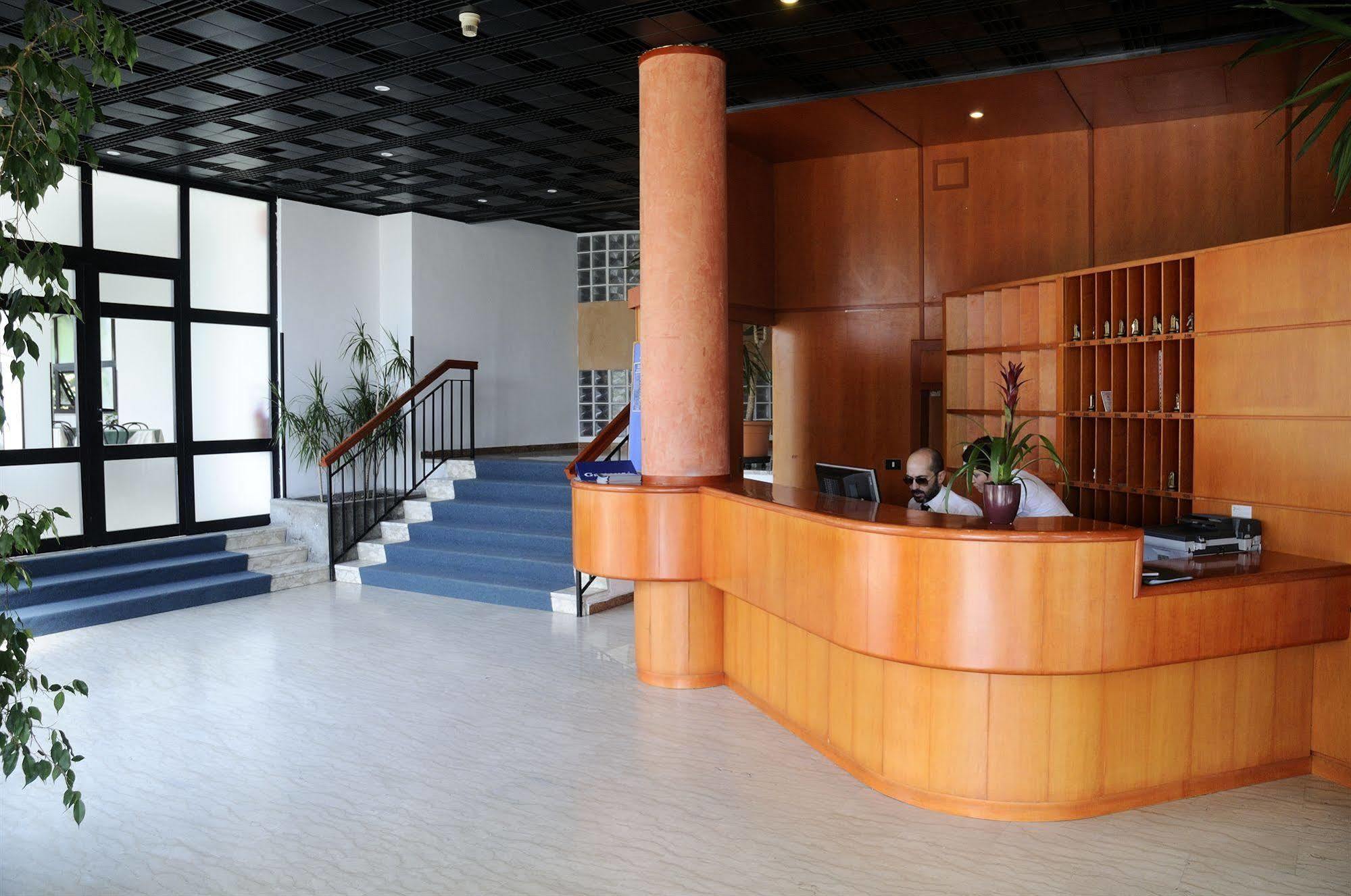 Residence Riva Gaia Terracina Zewnętrze zdjęcie